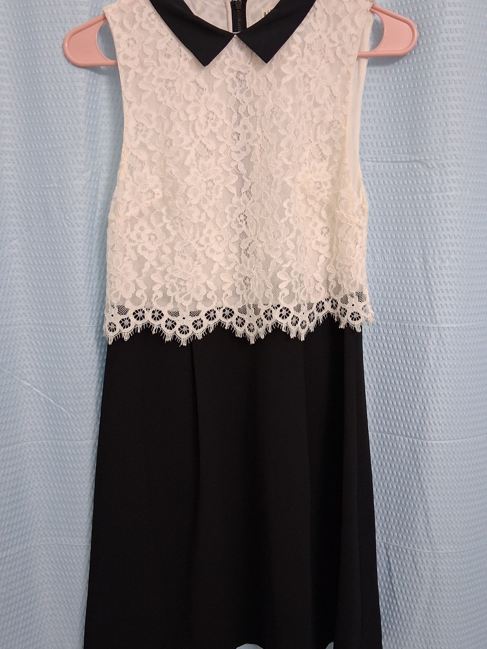 Alice + Olivia Black and White Lace Trim Sleeveless Dress